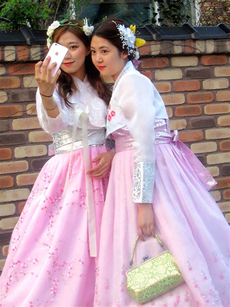 Le hanbok le costume traditionnel de la Corée du sud Creative Terre