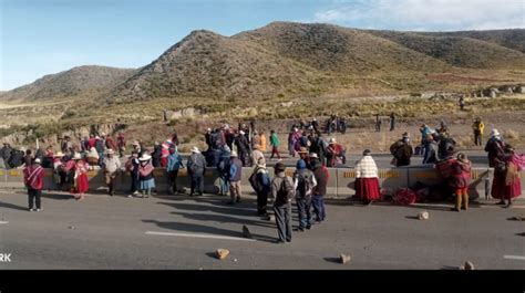 Bloquean vía Oruro La Paz exigen anular límites con La Paz y