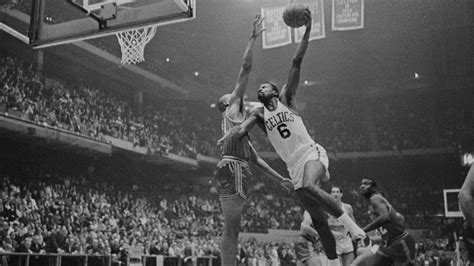 Nba Legend Bill Russell Dead At 88 Khyy