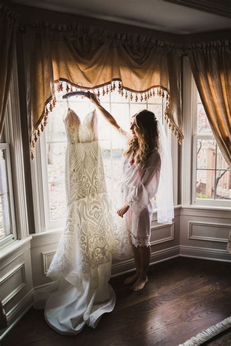 A List Of Must Have Getting Ready Bridal Photos With Picture