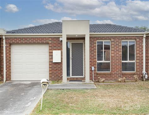 2 61 Jade Way Hillside VIC 3037 Villa For Rent Domain