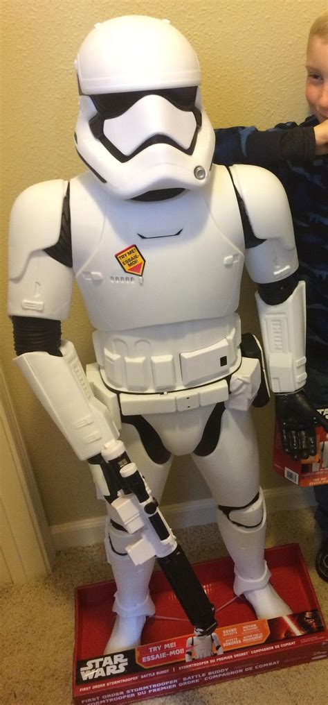 I made a First Order Stormtrooper costume for my son out of a toy : DIY