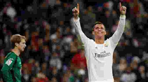 Hormati Kontrak Cristiano Ronaldo Bertahan Di Real Madrid Berita