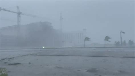 RAW Strong Winds And Heavy Rain From Hurricane Ian Captured In Port