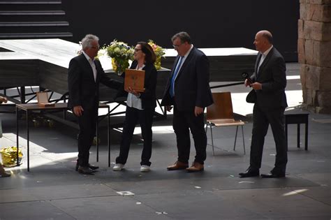 Charlotte Schwab Bekommt Als K Nig Lear Den Gro En Hersfeldpreis