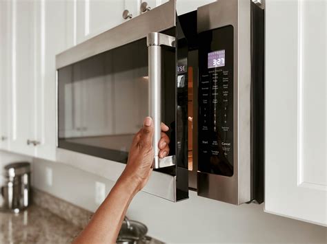 Are You Cleaning Your Microwave Wrong? Here's the Right Way - Home ...