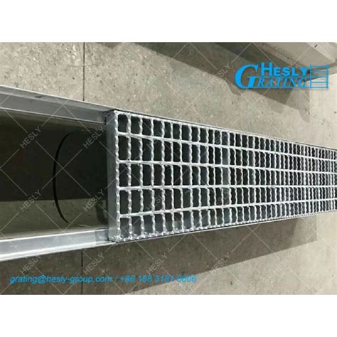 China Heavy Duty Ditch Trench Drain Grating Trench Grating Systems