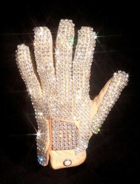 How much money is Michael Jackson's glove? – Illinois Now - Celebrity ...