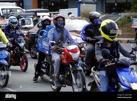 Antipolo City Philippines June 1 2020 Motorists And Other Vehicles Stop At An Intersection