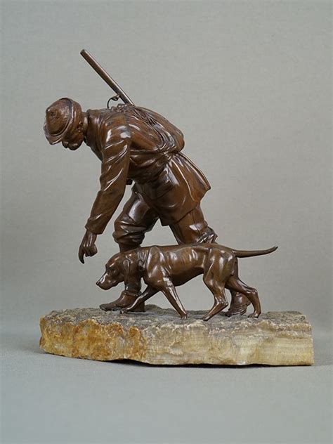 Скульптура «Охотник с собакой, идущий по следу», шпиатр, камень ...