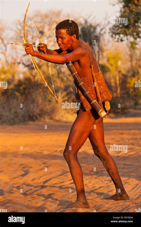 Hunter With Bow And Arrow Hi Res Stock Photography And Images Alamy