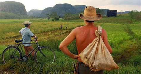 La exposición fotográfica Campesinos en el alma de Cuba abre el Otoño