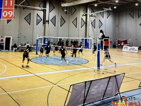 El Costa Del Voley Cay En El Quinto Set En La Cancha De Judesa