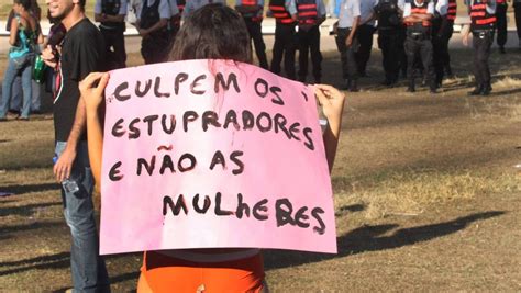 Marcha Das Vagabundas Em Bras Lia Protesta Contra Viol Ncia Sexual