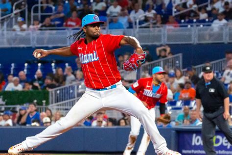 Marlins squeak past Cubs 7-6 to clinch series win - Fish Stripes