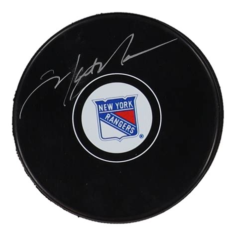 Mark Messier Signed Rangers Logo Hockey Puck Steiner Pristine Auction