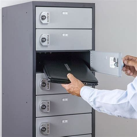 Charging Laptop Lockers with Combination Locks | SchoolLockers.com