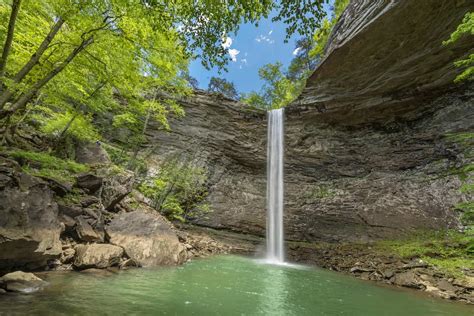 9 of the Very BEST Waterfalls in Tennessee (Bucket List!)