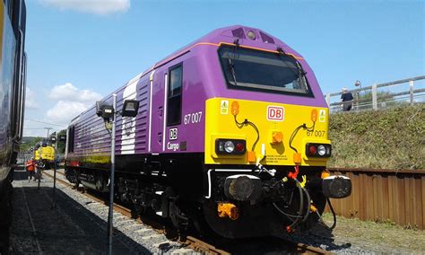 Db Cargo Class 67 67007 In Platinum Jubilee Livery Flickr