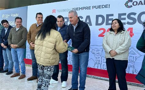 Entrega De Escrituras A Manos Del Alcalde Rom N Cepeda