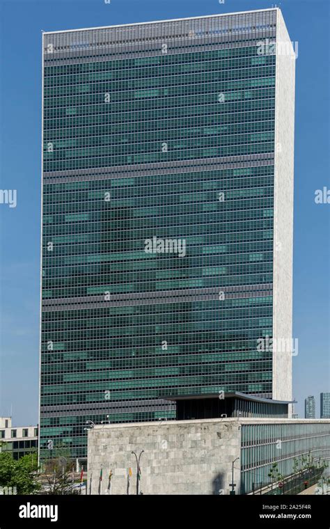 United Nations Building In Manhattan New York Stock Photo Alamy