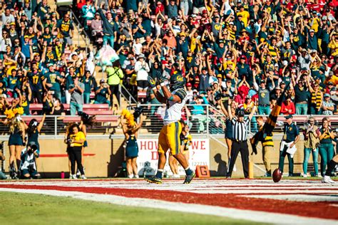 Cal Football on Twitter: "And the wall of Blue and Gold erupts. https