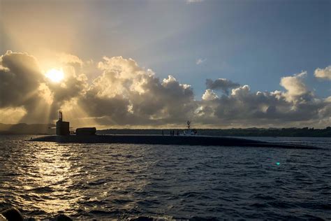 Uss Ohio Ssgn 726 Transit Apra Harbor At Guam [4023x2682] R Warshipporn