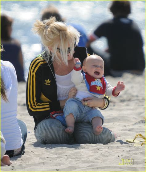 Gwen Stefani Is A Long Beach Babe Photo 1836331 Celebrity Babies