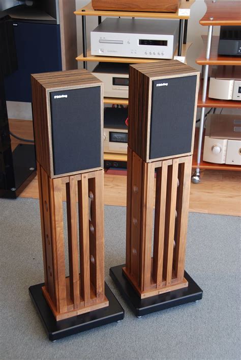 8 Great Diy Speaker Stand Ideas That Easy To Make Enthusiasthome Speaker Stands Diy Wooden