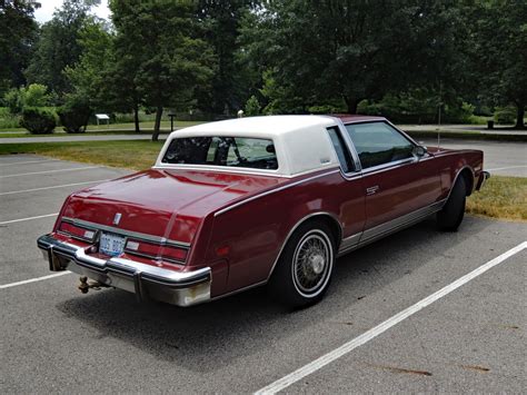 Curbside Classic 1985 Oldsmobile Toronado Caliente Middle Ground