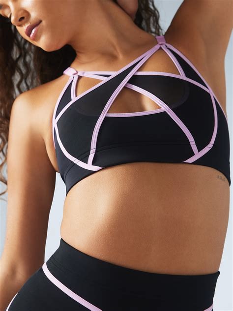 X Mesh Medium Impact Sports Bra In Black Savage X Fenty Uk United Kingdom