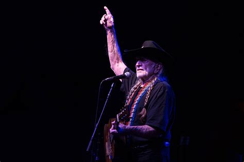 Willie Nelson Announces Outlaw Music Festival Tour + Rotating Lin