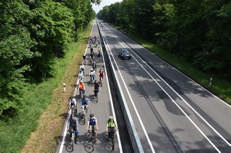 Radweg Entlang Der Sprendlinger Landstra E Er Ffnet Stadt Offenbach