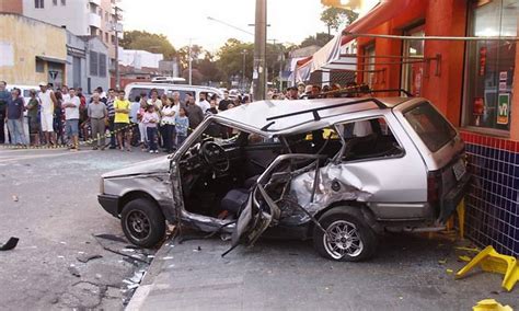 Perseguição policial termina 8 feridos na zona leste de SP Jornal