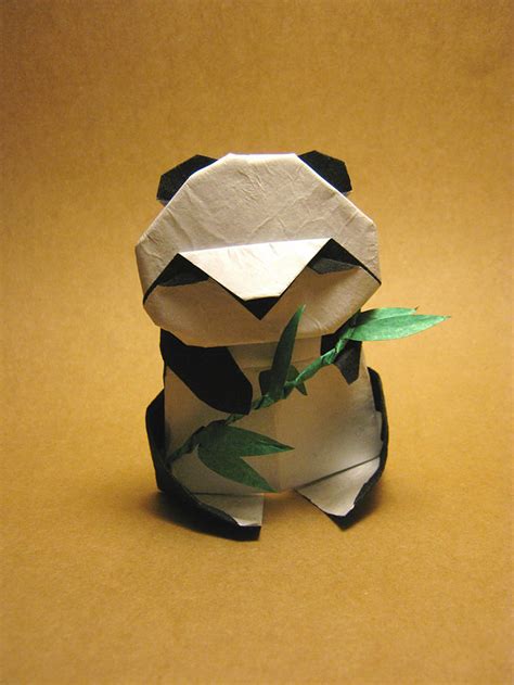 16 Amazing Origami Pieces To Celebrate World Origami Day | DeMilked