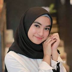 Hijabers Cantik Indah Lestari Ii Foto Dan Video Instagram Hijab