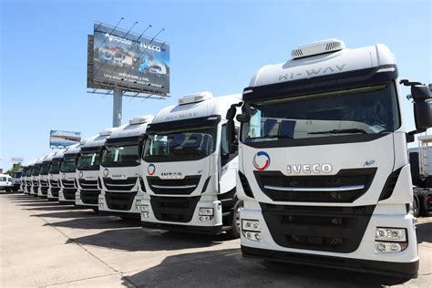 Iveco inició la mayor entrega de camiones a GNC en Sudamérica Maquinac