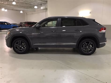 New 2020 Volkswagen Atlas Cross Sport 36l V6 Se Wtechnology R Line