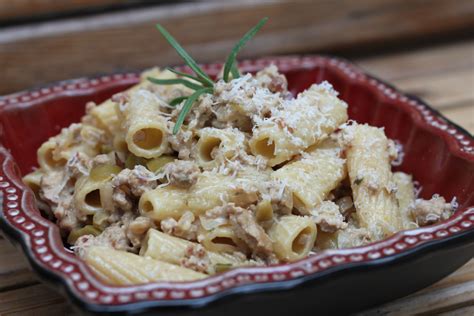 Rigatoni With Pork And Lemon Ragu And Garlic Sauteed Spinach