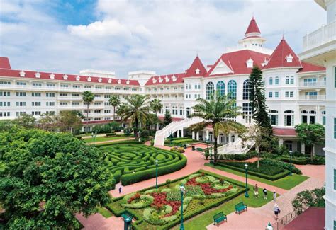 hong kong disneyland  visiting guide tripcom