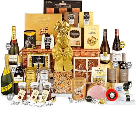 Cotswold Luxury Hamper With Moët Champagne - Regency Hampers