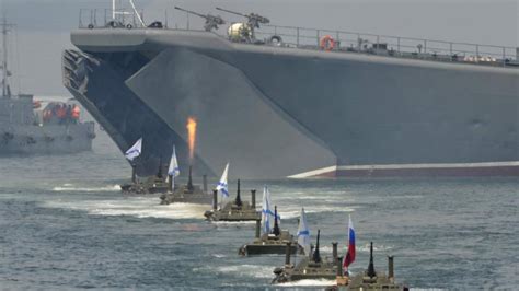 Foto Saingi As Rusia Bangun Kapal Induk Terbesar Di Dunia