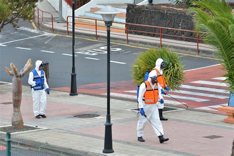 El Cabildo de El Hierro desarrolla labores de limpieza y desinfección