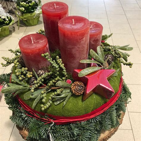 Adventskranz Klassische Farben Rot Und Grün Basteln Weihnachten Adventskranz Deko Kranz