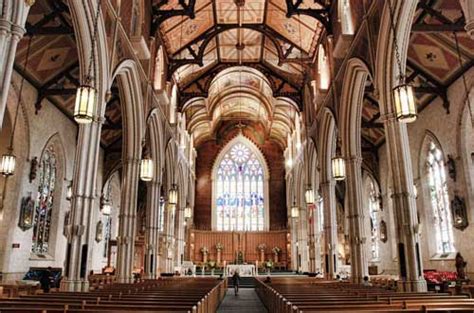 St Michael's Cathedral Basilica Toronto - Pilgrim-info.com