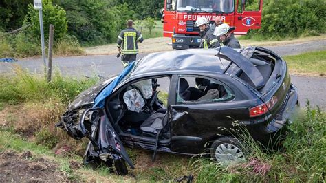 Hessen Frontalzusammenstoß Zwei Tote vier Verletzte n tv de