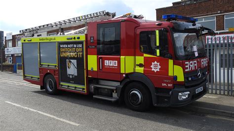 LFB Fire On Fowler Road In Ilford DPL307 WX20 ZHE Merce Flickr