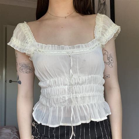 Glassons White Frilly Top 🦢🎀 Size 8 🩰 Free Bundle Depop