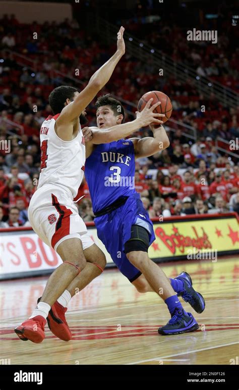 Dukes Grayson Allen 3 Drives To The Basket Around North Carolina