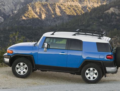 Toyota FJ Cruiser Photos And Specs Photo FJ Cruiser Toyota